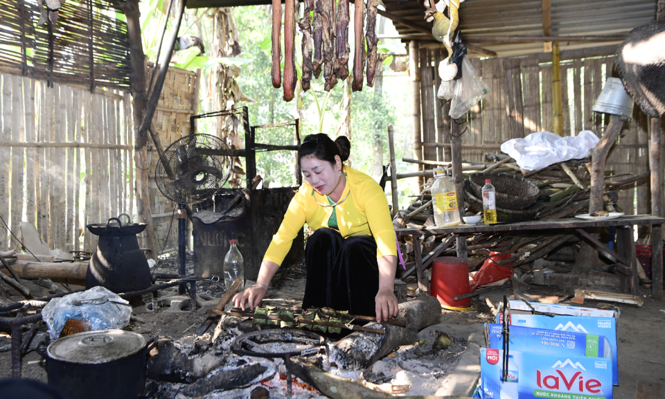 Cỗ lá ngày Tết của người Mường